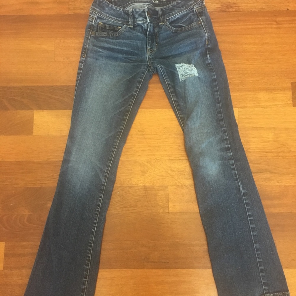 American Eagle kick boot stretch jeans. Size 4.EUC